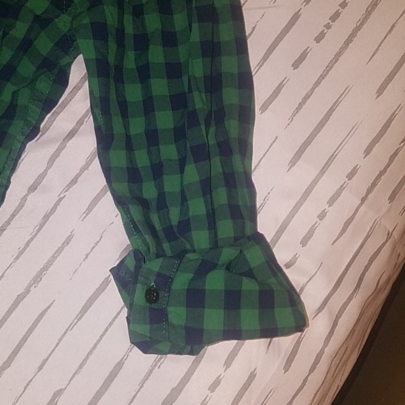 S GAP Boys Light Flannel w/ collar shirt - Picture 6 of 7